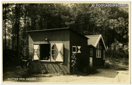 ansichtkaart: Nunspeet, Kampeercentrum Saxenheim. Achter den heuvel