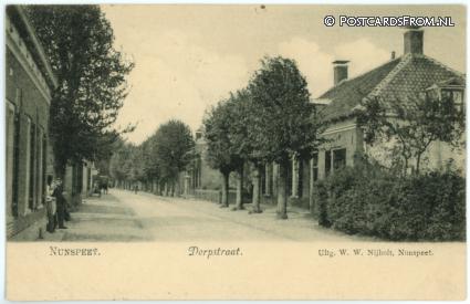 ansichtkaart: Nunspeet, Dorpsstraat