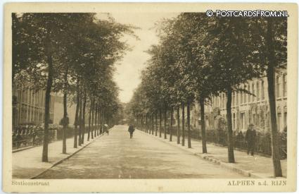 ansichtkaart: Alphen aan den Rijn, Stationsstraat